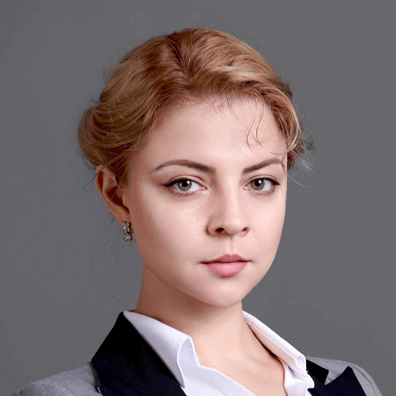 Dr. Olena ZHUR